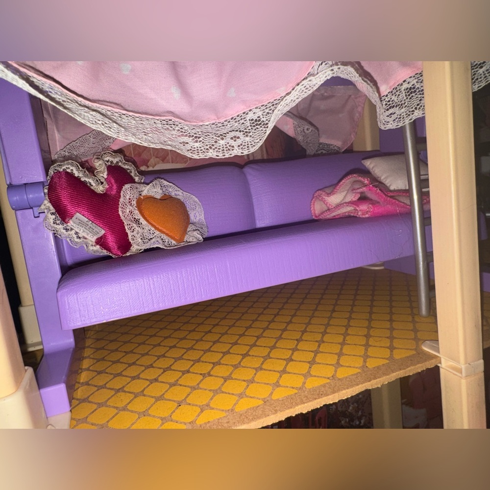 Mattel 1982 Pink Elevator Barbie Townhouse with Furniture & Accessories - Picture 14 of 16